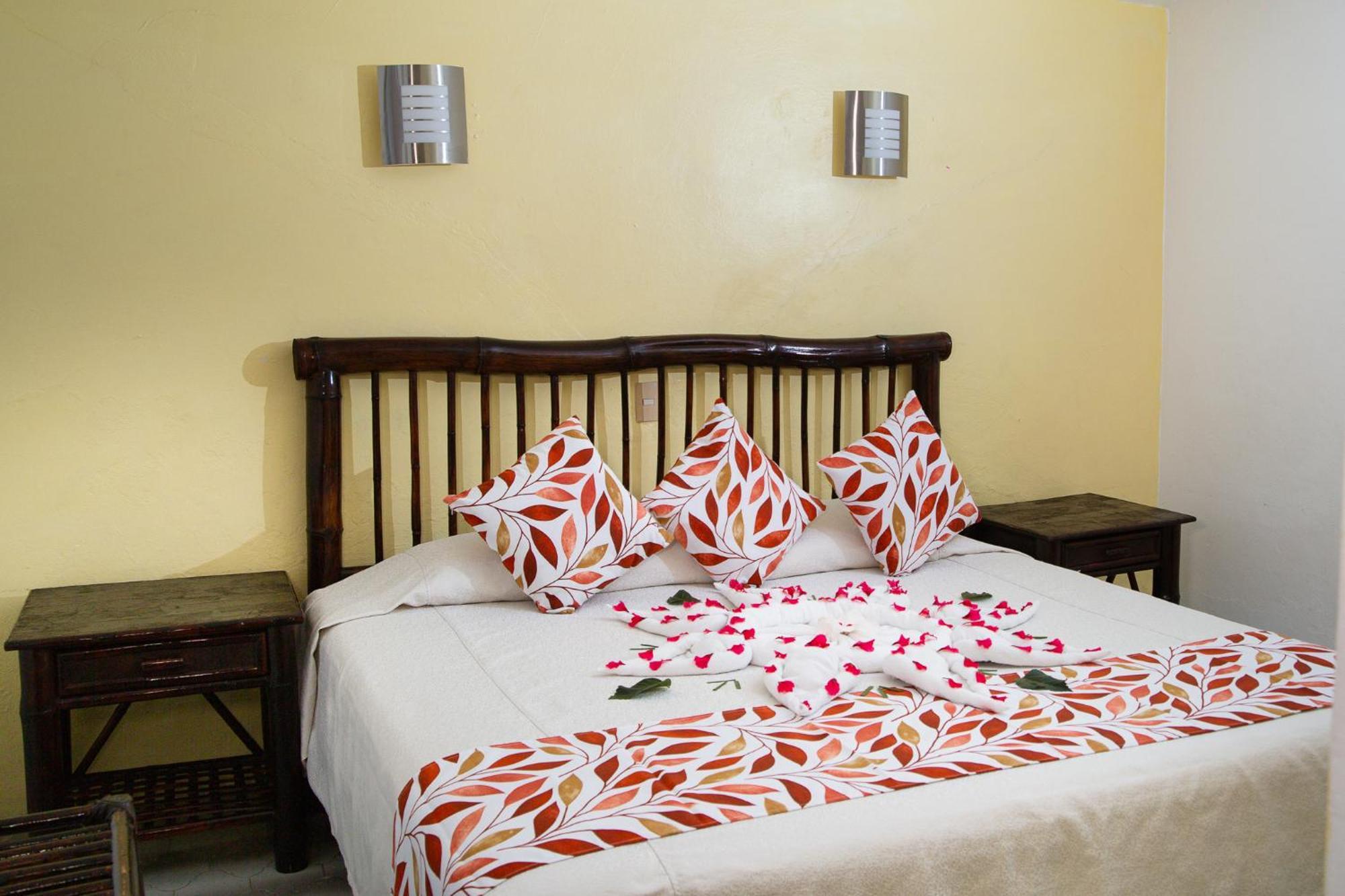 Hotel Zihua Caracol Сиуатанехо Екстериор снимка