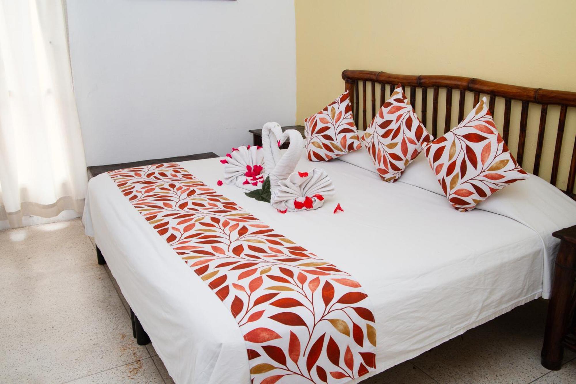 Hotel Zihua Caracol Сиуатанехо Екстериор снимка